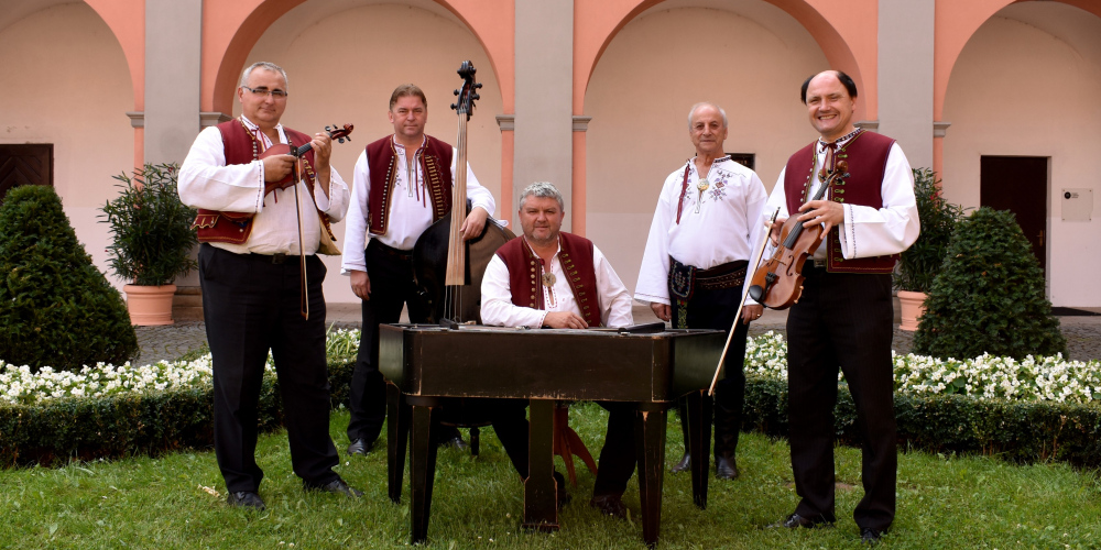 Setkejte se na zámku s Cimbálovkou