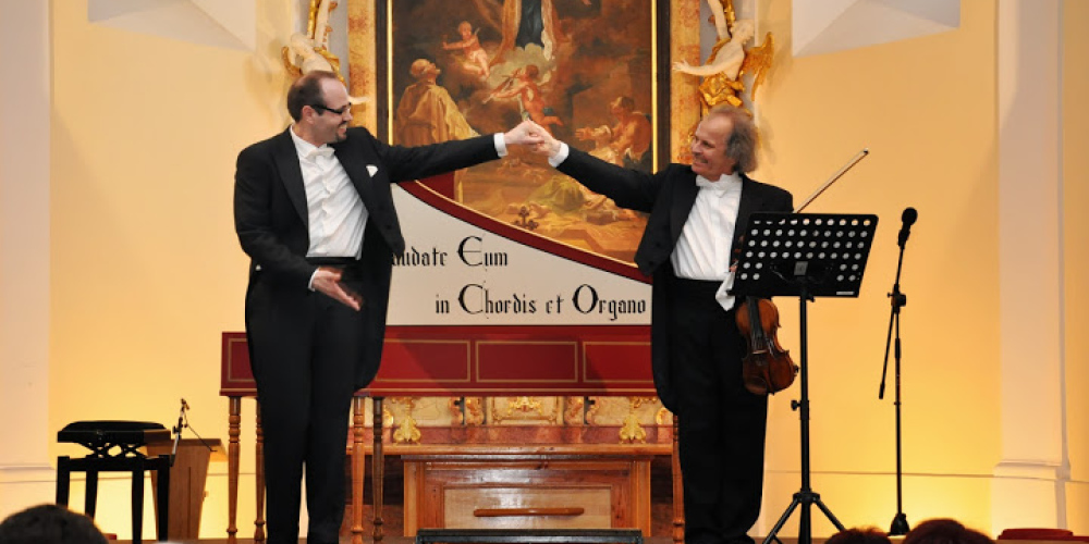 Pánové Václav Hudeček a Martin Hroch zahrají v Kulturním zařízení v rámci Moravského koncertního turné 2014