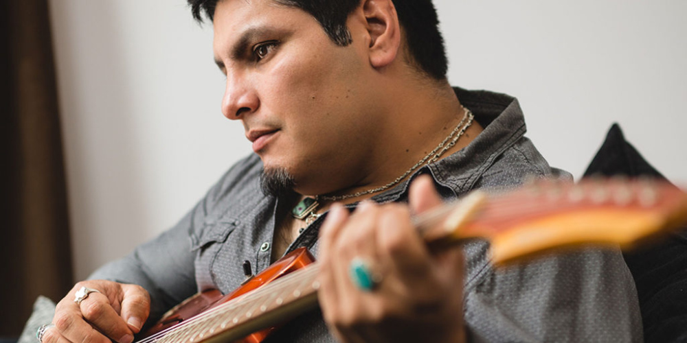 Americký bluesman Jonn Del Toro Richardson završí Kulturní léto