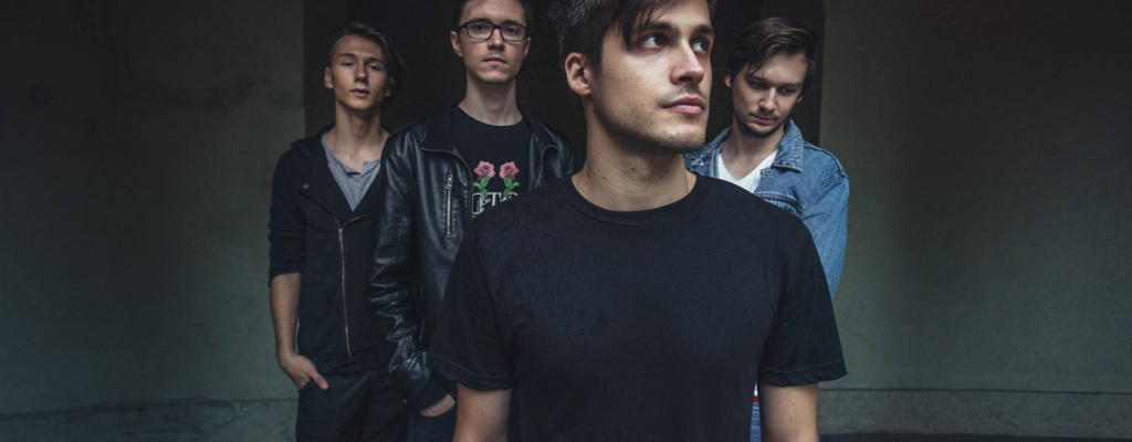 Šílená pařba s John Wolfhooker, Cocaine party a Outsider v M-klubu